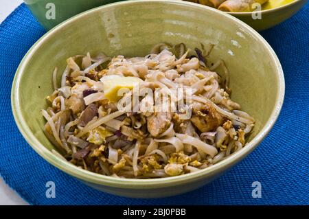 Bol de pad thai, plat national de Thailands. - Banque D'Images