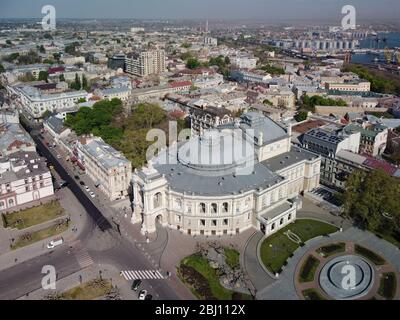 Vue aérienne, Théâtre académique national d'Odessa de l'Opéra et du Ballet. Odessa, Ukraine, Europe de l'est Banque D'Images