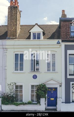 Londres/UK-1/08/18: Maison de Ninette de Valois à 14 The Terrace, Barnes, face à la rivière, avec plaque bleue du patrimoine anglais, 'lame NINETTE DE VALOIS 1 Banque D'Images