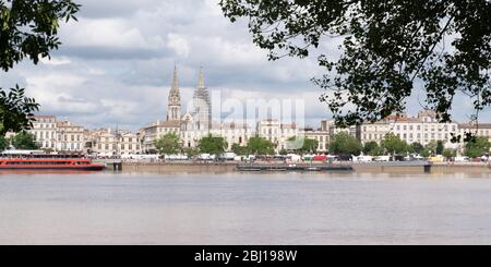 Bordeaux, Gironde / France - 05 26 2019 : Bordeaux ville avec la Garonne en modèle de bannière web Banque D'Images