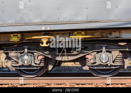 Suspension de roue sur le train ferroviaire suédois, photo de Mellansel Vasternorrland, Suède. Banque D'Images