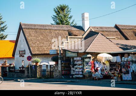 Tihany, Hongrie - 28 juin 2019 : magasin de souvenirs de Tihany Old village Banque D'Images