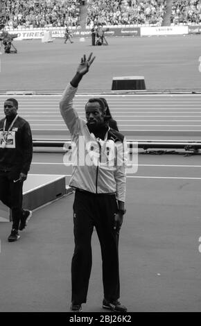 Usain Bolt pose avec sa médaille de bronze lors de la cérémonie de remise des prix de 100 m pour hommes aux Championnats du monde IAF de Londres 2017 à Londres, Grande-Bretagne, le 06 août 2017. Banque D'Images