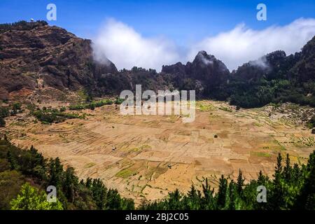 Cratère Cova de Paul votano sur l'île de Santo Antao, Cap-Vert, Afrique Banque D'Images