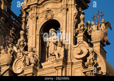 Statue de l'apôtre Saint James. Cathédrale de Saint-Jacques-de-Compostelle, Espagne. Place Obradeiro à Saint-Jacques-de-Compostelle le point de fin de l'ancien Banque D'Images