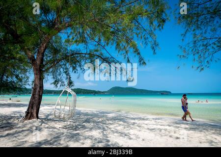 plage de saracen Bay dans le paradis tropical île de Koh Rong Samloen près de Sihanoukville au Cambodge Banque D'Images