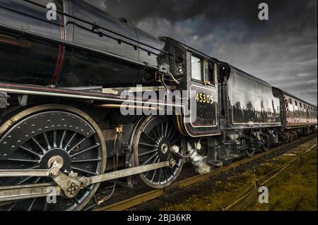 London Midland et la locomotive à vapeur de la classe Stanier du chemin de fer écossais sur le Great Central Railway. Banque D'Images