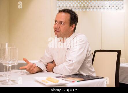 Portrait jo Luca Marchini, Chef, Restaurant l'Erba del Re, Guide Michelin 1 étoile, Modène, Emilie Romagne, Italie, Europe Banque D'Images