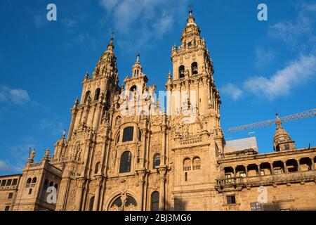 Cathédrale Saint-Jacques-de-Compostelle, Galice, Espagne. Place Obradeiro à Saint-Jacques-de-Compostelle le point de fin des anciennes routes de pèlerin, Camino de Banque D'Images