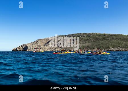 Excursion en kayak à Fornells à Minorque. Banque D'Images