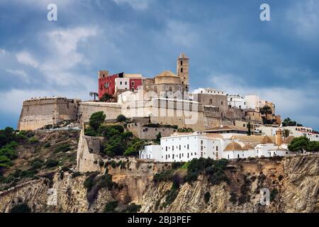 Ibiza et la cathédrale de Santa Maria d'Eivissa. Banque D'Images