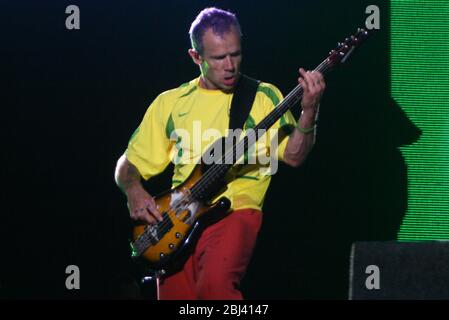 RIO DE JANEIRO, 24.09.2011: Brocante de Red Hot Chili Peppers se produit sur la scène principale de Rock à Rio IV, au deuxième jour du festival. Banque D'Images