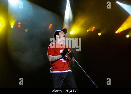 RIO DE JANEIRO, 24.09.2011: Anthony Kiedis de Red Hot Chili Peppers se produit sur la scène principale de Rock à Rio IV, au deuxième jour du festival. Banque D'Images