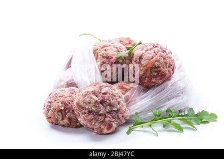 boulettes de viande crues congelées de bœuf et de porc avec carottes et riz Banque D'Images