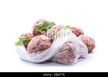 boulettes de viande crues congelées de bœuf et de porc avec carottes et riz Banque D'Images