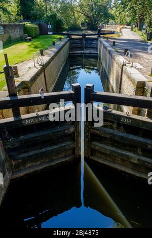 Millbrook Lock, River Wey, Guildford Surrey Royaume-Uni Banque D'Images