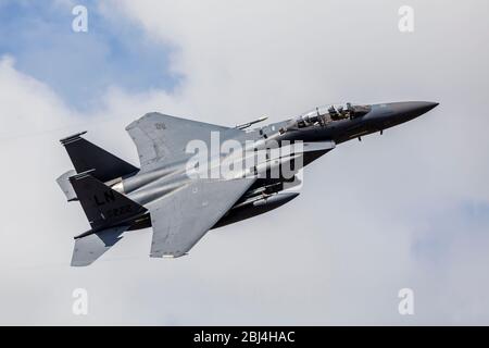 Face supérieure d'un aigle de grève de la Force aérienne américaine F-15 E. Banque D'Images