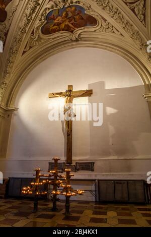 Intérieur de la cathédrale Saint-Étienne : bougies votives, bougies de prière, Passau, Bavière, Allemagne Banque D'Images