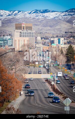 Vue sur le centre-ville de Boise vue depuis le dépôt ferroviaire de Boise en hiver. Banque D'Images