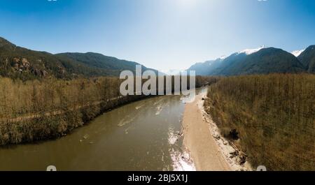 Vue panoramique aérienne de la rivière Squamish Banque D'Images