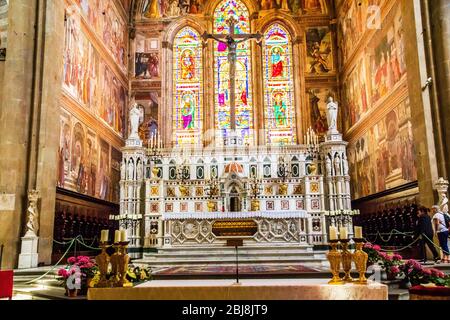 La Chapelle Tornabuoni dans la basilique Santa Maria Novella de Florence Italie Banque D'Images