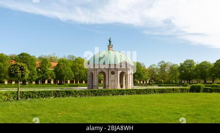 Panorama du temple de Diana (Dianatempel). Un pavillon situé à l'intérieur du Hofgarten. Construit pendant la renaissance (CA. 1615). Banque D'Images