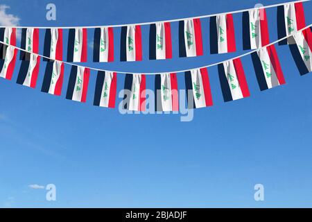 Drapeau irakien festif accroché contre un ciel bleu. Rendu tridimensionnel Banque D'Images