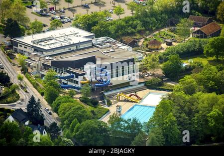 Piscine de la 'Schwimm in' à Gevelsberg, 11.05.2016, vue aérienne, Allemagne, Rhénanie-du-Nord-Westphalie, Ruhr Area, Gevelsberg Banque D'Images