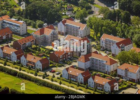 Zone résidentielle sur le jardin de Bowen à côté du terrain de golf au Golf Club Schloss Horst e.V. à l'ancien hippodrome Horst à Gelsenkirchen, 19.07.2016, vue aérienne, Allemagne, Rhénanie-du-Nord-Westphalie, région de Ruhr, Gelsenkirchen Banque D'Images