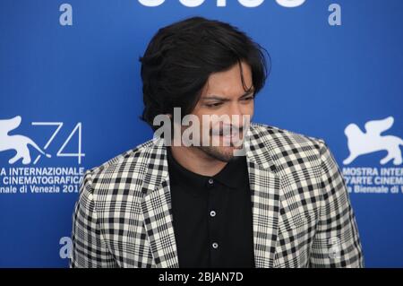 VENISE, ITALIE - 03 SEPTEMBRE : Ali Fazal assiste au photocrate de Victoria & Abdul et Jaeger-LeCoultre au 74ème Festival du film de Venise Banque D'Images