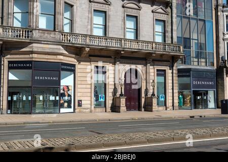 Debenhams Department Store sur Princes Street fermé pour affaires pendant le verrouillage du coronavirus - Edimbourg, Ecosse, Royaume-Uni Banque D'Images