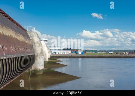 La barrière Eider appelée Eidersperrwerk, Wesselburenerkoog, Schleswig-Holstein, Allemagne, Europe Banque D'Images