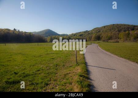 Route nationale de Bate au lac sur Kanalski Vrh en Slovénie Banque D'Images