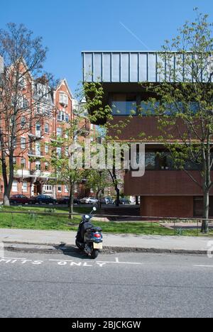 Brick rouge Brutalisme Brutaliste Architecture Council Municipal Kensington Chelsea Town Hall, Hornton Street, Kensington (Londres) W8 par Sir Basil Spence Banque D'Images