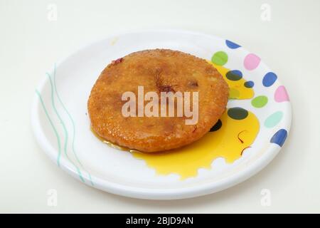 Rajasthani sucré ou dessert mawe ki kachori Banque D'Images