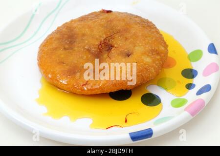 Rajasthani sucré ou dessert mawe ki kachori Banque D'Images