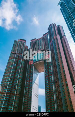 L'Arche (en chinois: 凱旋門; cantonais Yale: Hóisyùhn mùhn) est un gratte-ciel de 81 étages de 231 mètres (758 pieds) terminé en 2006 sur Union Square. Banque D'Images