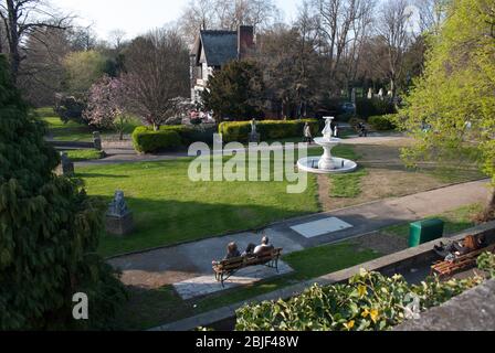 All Saints Church, Prsveyors Bank, Bishops Park, Fulham, Londres SW6 3LA Banque D'Images