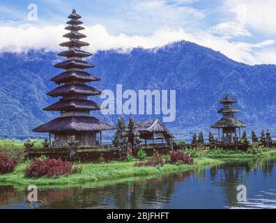 Pura Ulun Danu Beratan temple hindou, lac Bratan, près de Bedugul, Bali, République d'Indonésie Banque D'Images