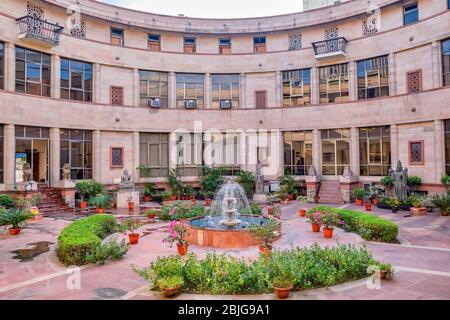 New Delhi / Inde - 26 septembre 2019: Cour intérieure du Musée National de l'Inde à New Delhi qui abrite la collection d'objets de 5000 Banque D'Images