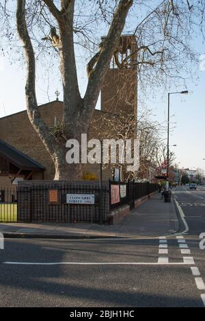 Église des années 1950 Architecture du milieu du siècle Brick Église de St Etheldreda Fulham, 528 Fulham Palace Rd, Fulham, Londres SW6 par Guy Biscoe Banque D'Images