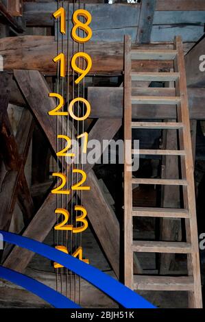 Rouen, France - 28 octobre 2014 : des numéros de vingt-quatre heures sont exposés dans la chambre des cloches, le beffroi, du gros Horloge, la Grande horloge, le musée, Banque D'Images