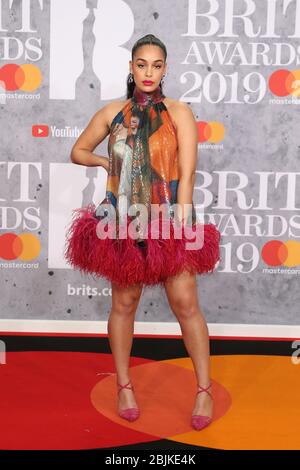 Jorja Smith assiste aux Brit Awards 2019 à l'O2 Arena le 20 février 2019 à Londres, au Royaume-Uni. Banque D'Images