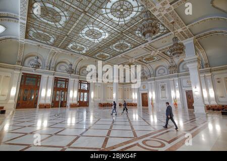 Bucarest, Roumanie - 28 avril 2020: Détails du Palais roumain du Parlement. Banque D'Images