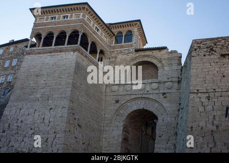 PÉROUSE, ITALIE - 10 DÉCEMBRE 2016: Le bâtiment historique appelé Etruscan Arch à Pérouse, Italie Banque D'Images