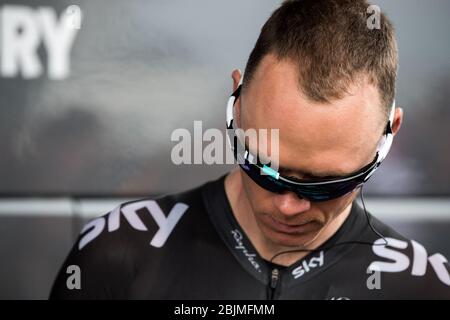 06.07.2014. York, Angleterre. Chris Froome se prépare avant le début de la deuxième étape du Tour de France. Banque D'Images