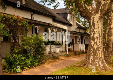 Afrique du Sud; Stellenbosch; Dorp Street, balcons en fonte à l'extérieur de Krige Cottages, érigés en 1850, réaménagés en 1900 Banque D'Images