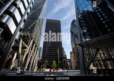 Une rue Lime entièrement abandonnée près de Lloyd's de Londres tôt le matin au coeur de la ville de Londres pendant le verrouillage du coronavirus, Royaume-Uni Banque D'Images