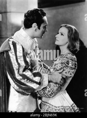 GRETA GARBO et IAN KEITH dans LA REINE CHRISTINA 1933 réalisateur ROUBEN MAMOULIAN scénariste H.M. Harwood et Salka Viertel robes Gilbert Adrian producteur Walter Wanger Metro Goldwyn Mayer Banque D'Images