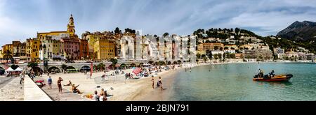 Menton Beach et front de mer, Côte d'Azur, Provence, France. Banque D'Images